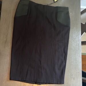 Iris basic plus size skirt